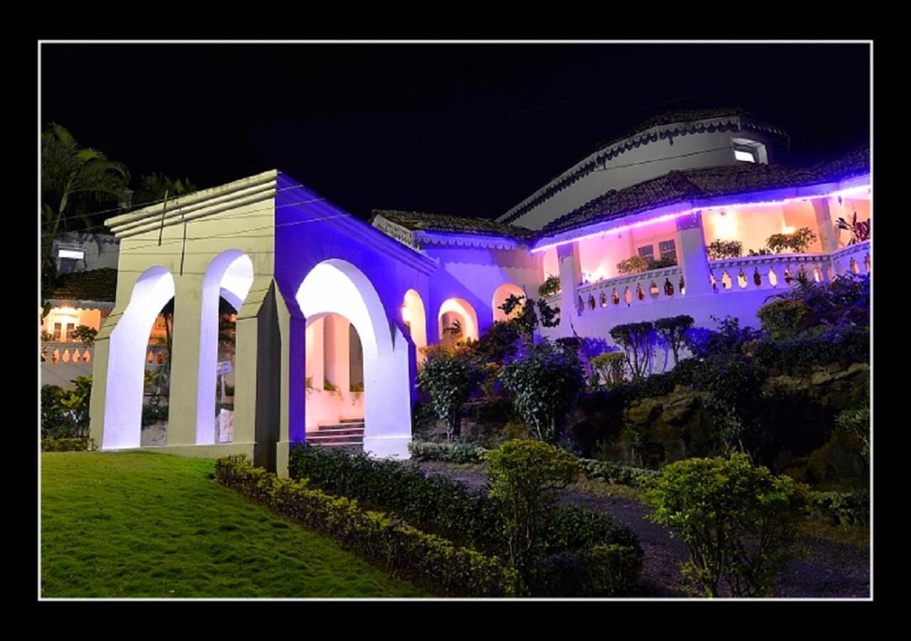 Mpt Rock End Manor, Pachmarhi Hotel Exterior foto
