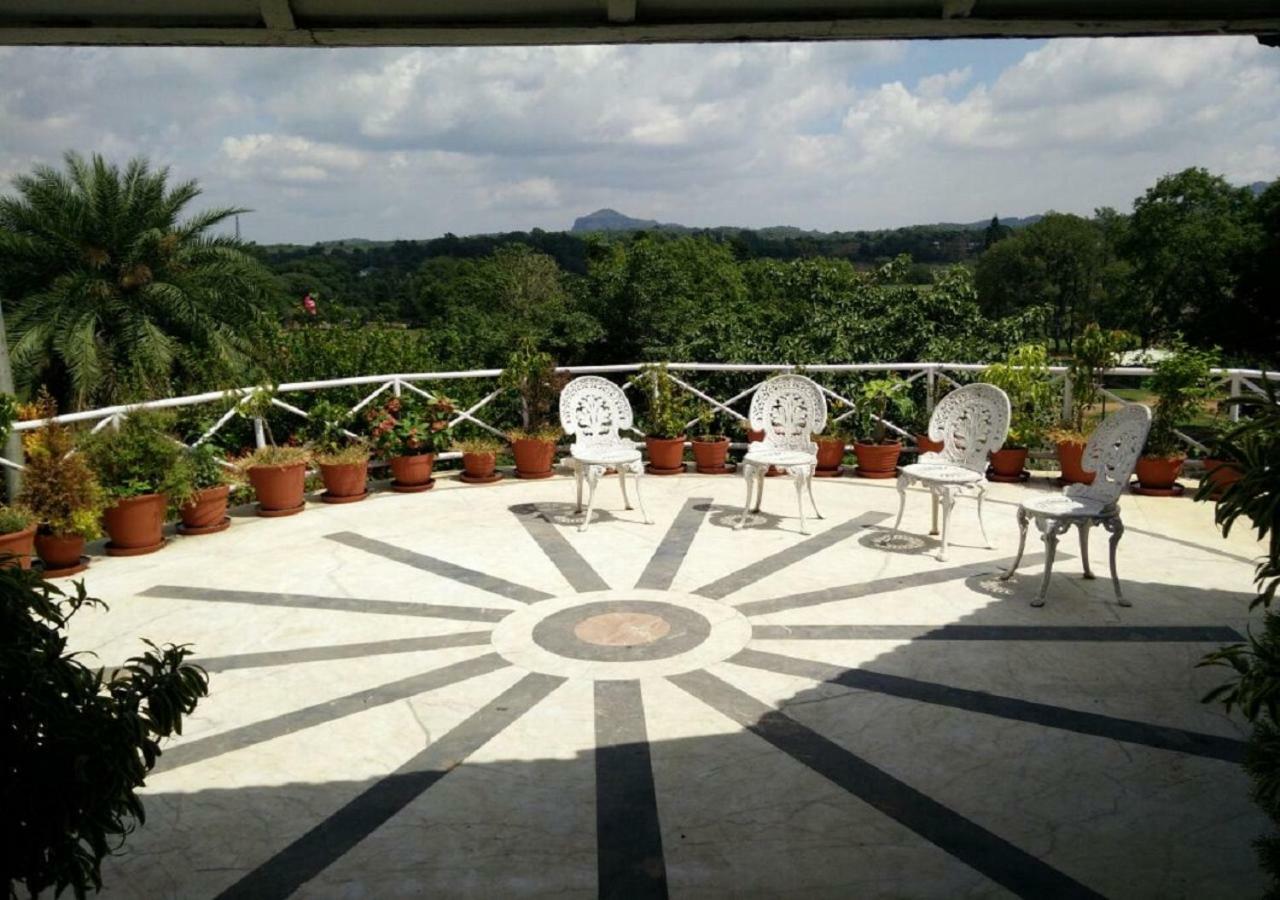 Mpt Rock End Manor, Pachmarhi Hotel Exterior foto